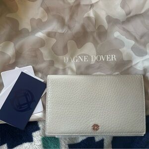 Dagne Dover accordion travel wallet